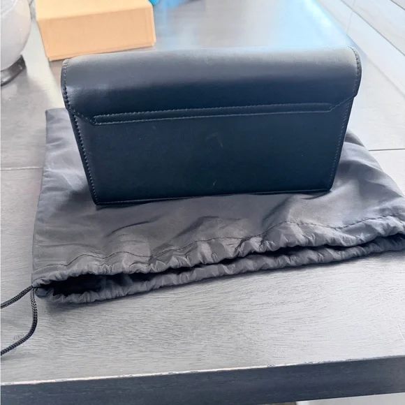 Roberto Cavalli Black Clutch with Gold Chain - Picture 3 of 5